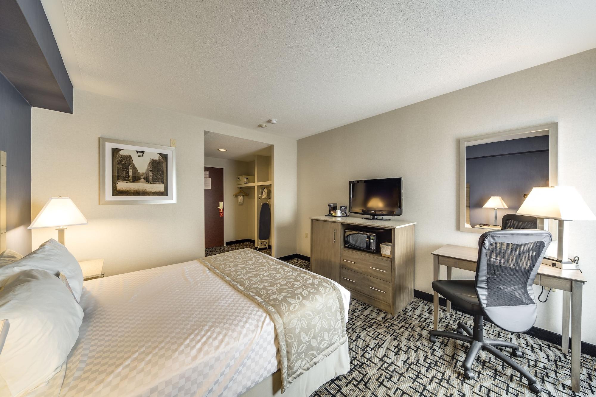 Monte Carlo Inn Oakville Suites Exteriör bild