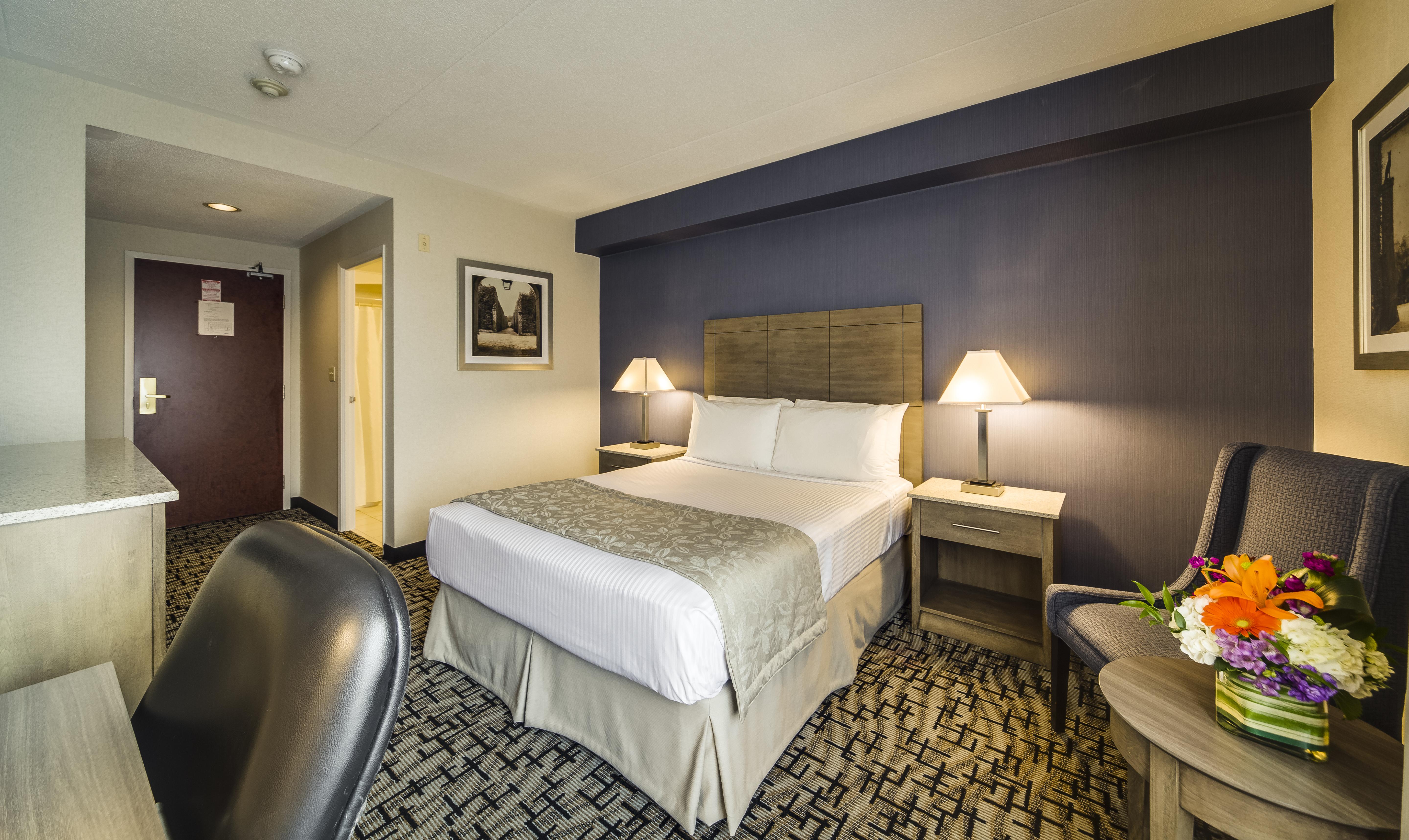 Monte Carlo Inn Oakville Suites Exteriör bild