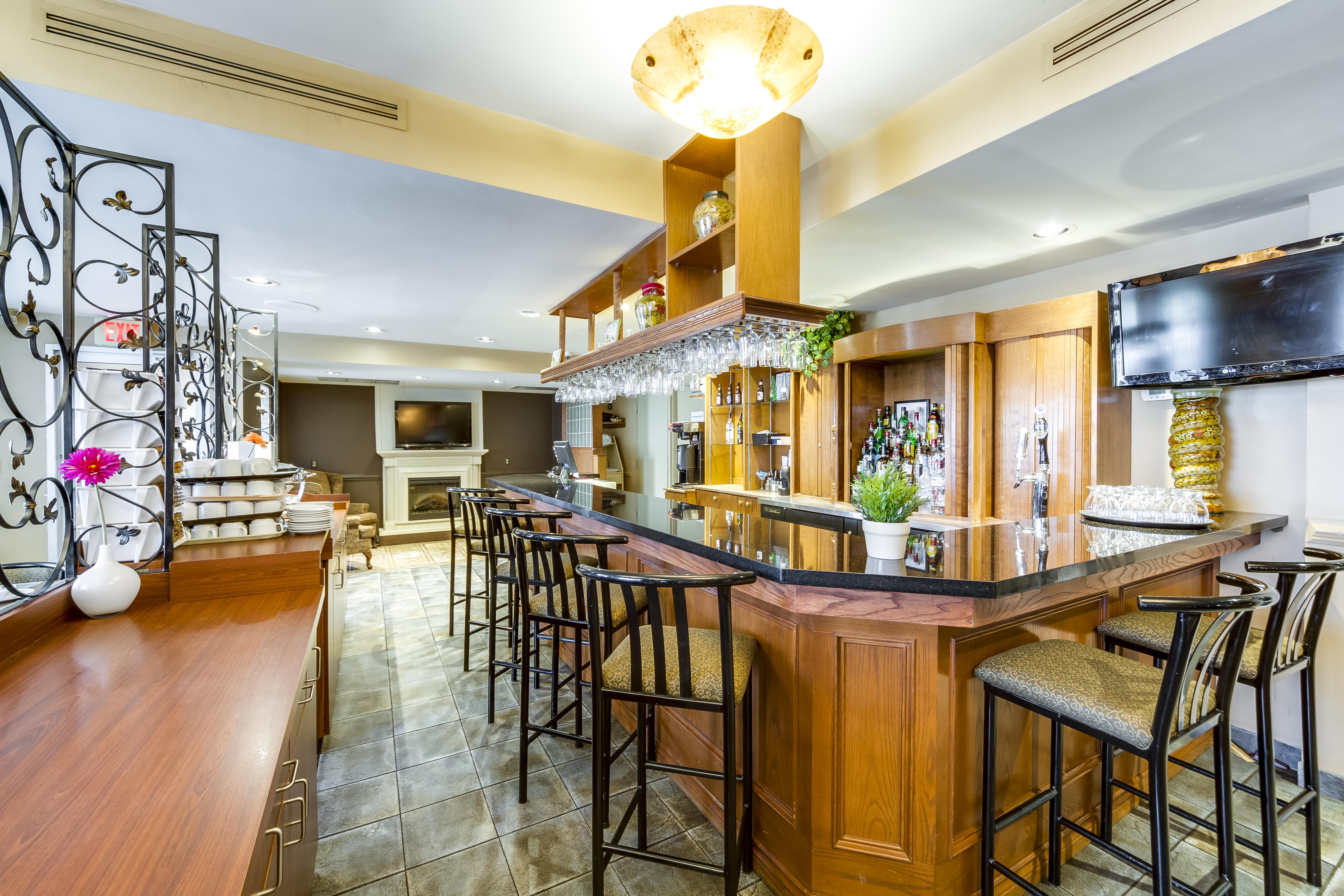 Monte Carlo Inn Oakville Suites Exteriör bild