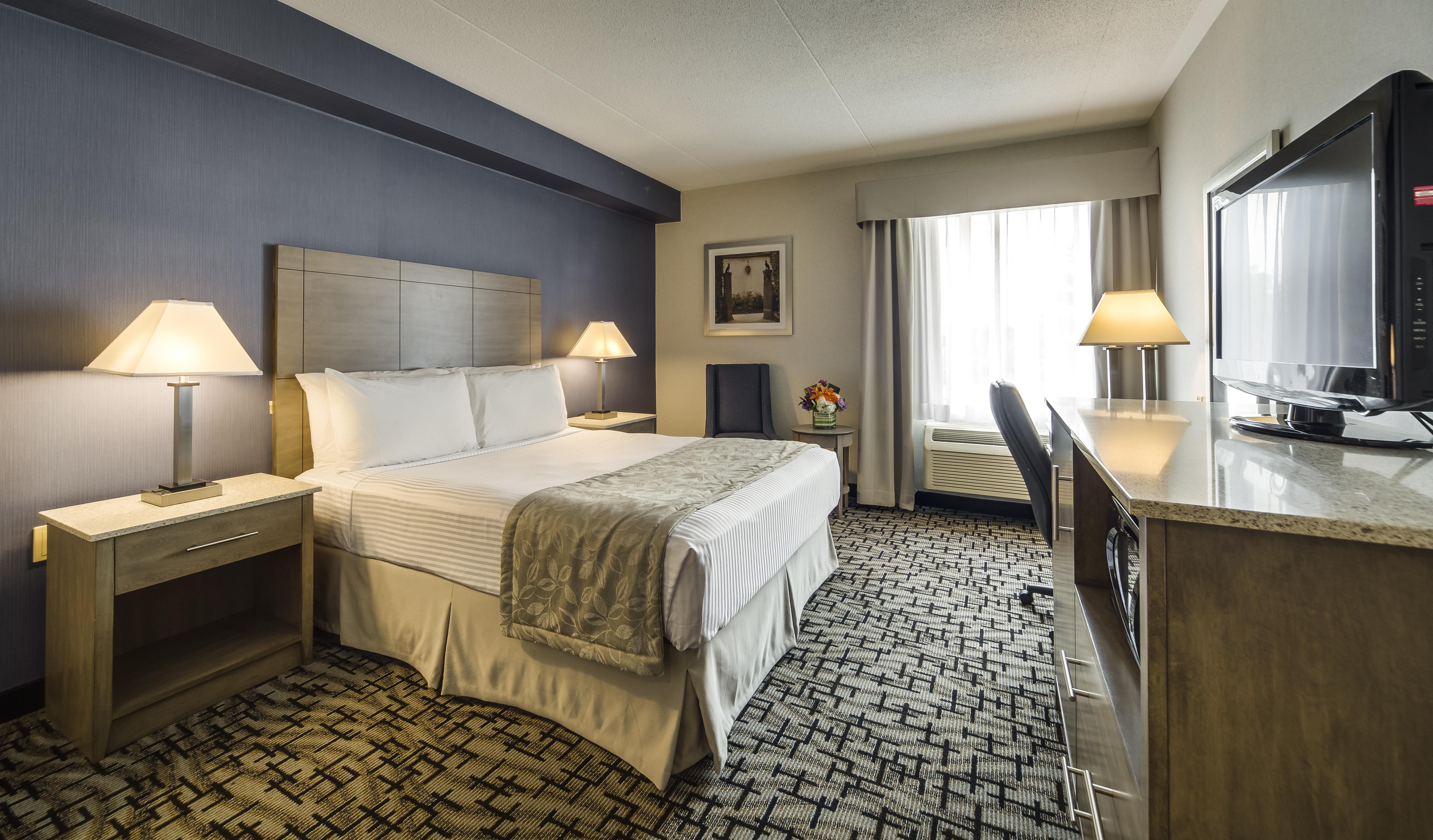 Monte Carlo Inn Oakville Suites Exteriör bild