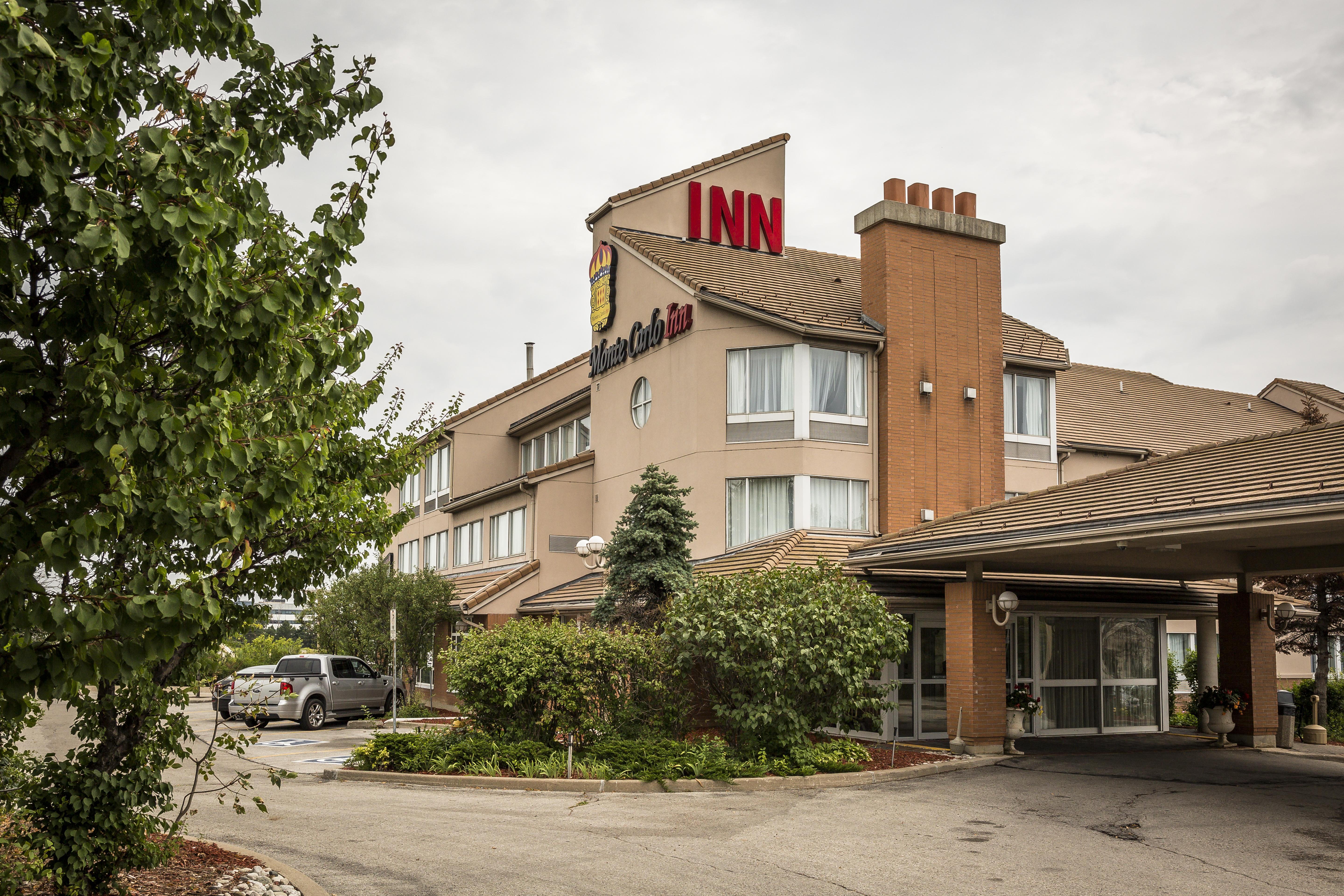 Monte Carlo Inn Oakville Suites Exteriör bild