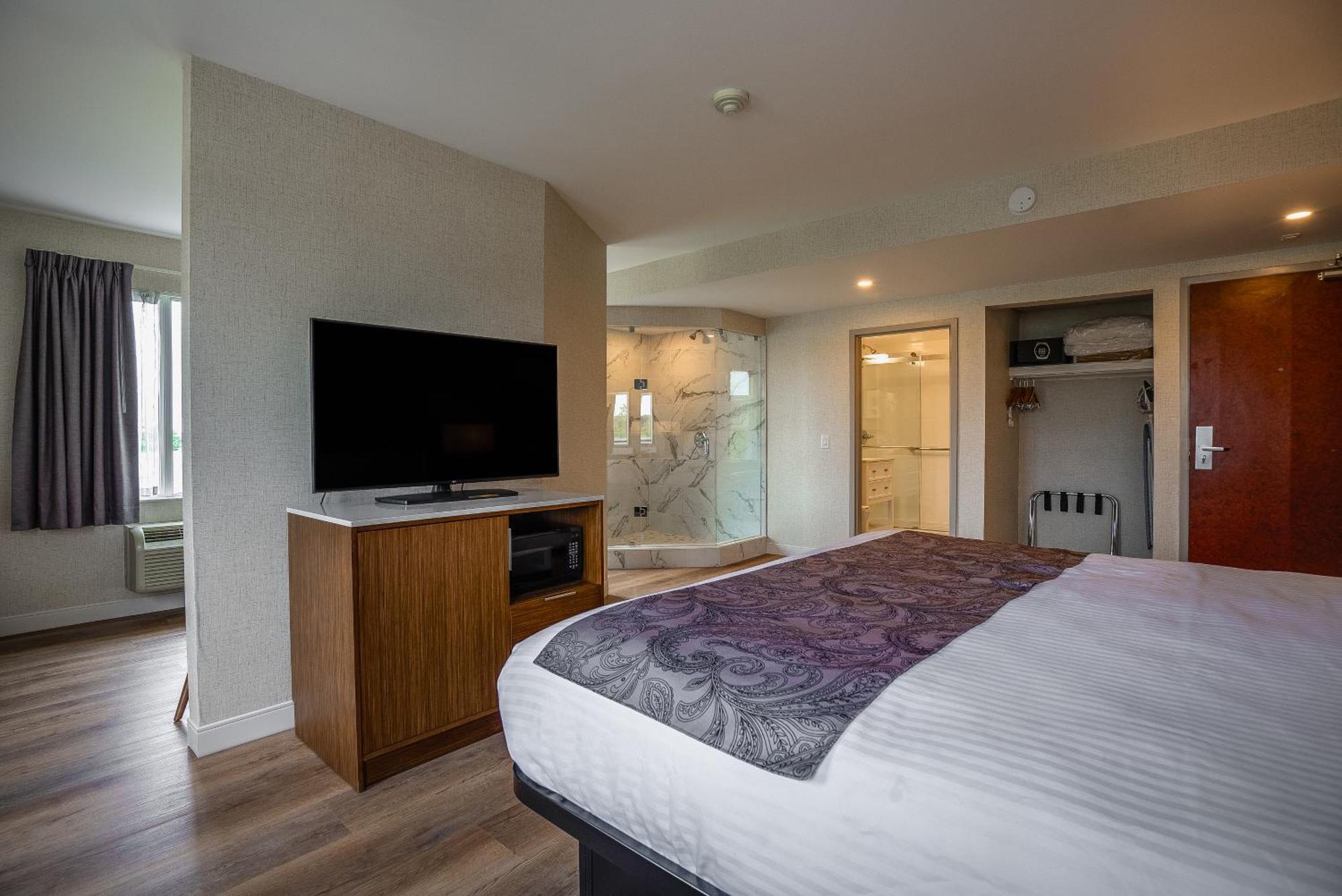 Monte Carlo Inn Oakville Suites Exteriör bild