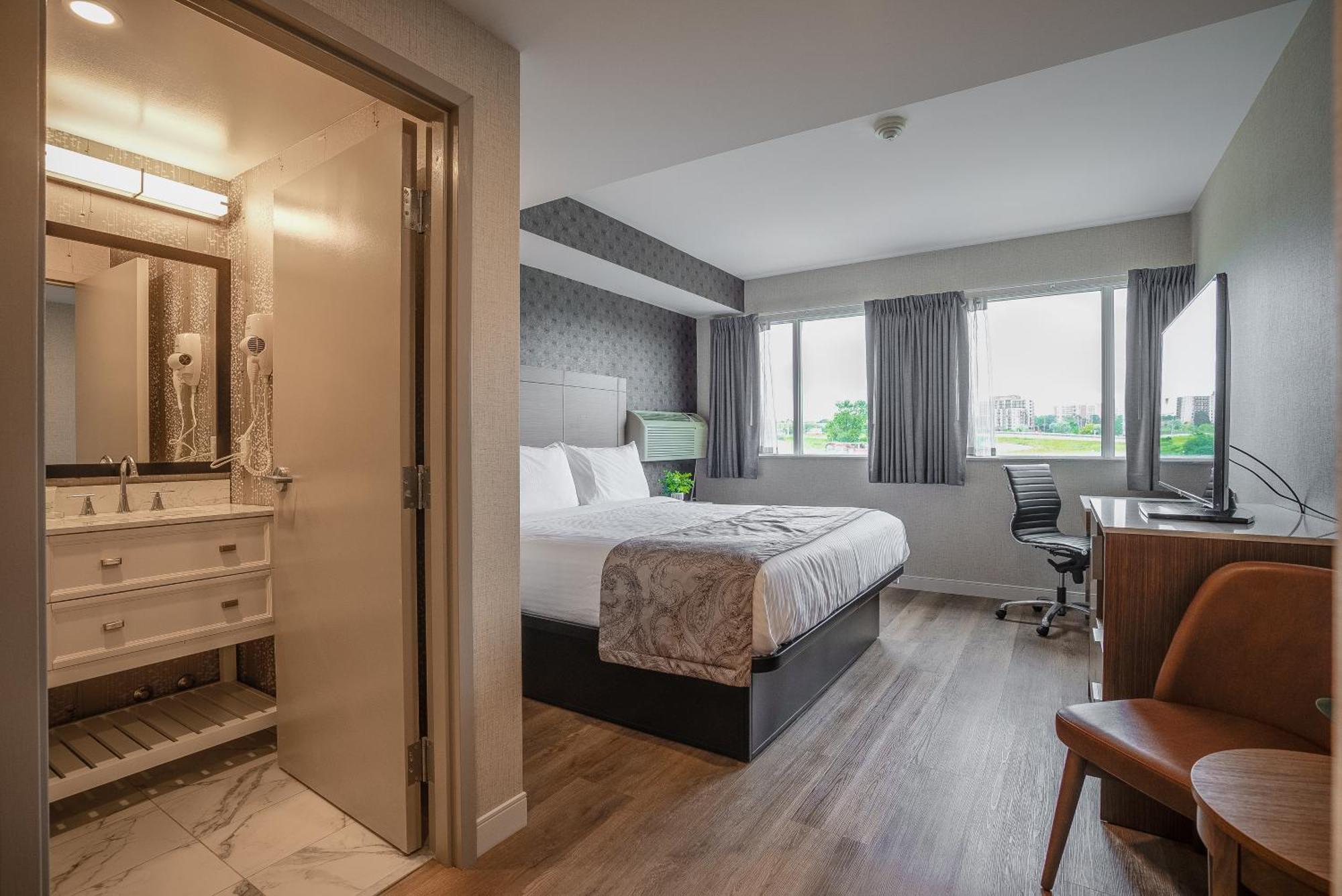 Monte Carlo Inn Oakville Suites Exteriör bild