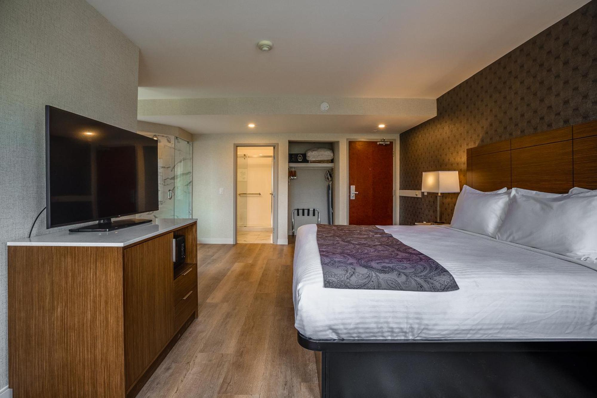 Monte Carlo Inn Oakville Suites Exteriör bild