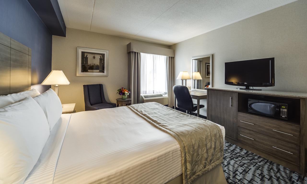 Monte Carlo Inn Oakville Suites Exteriör bild