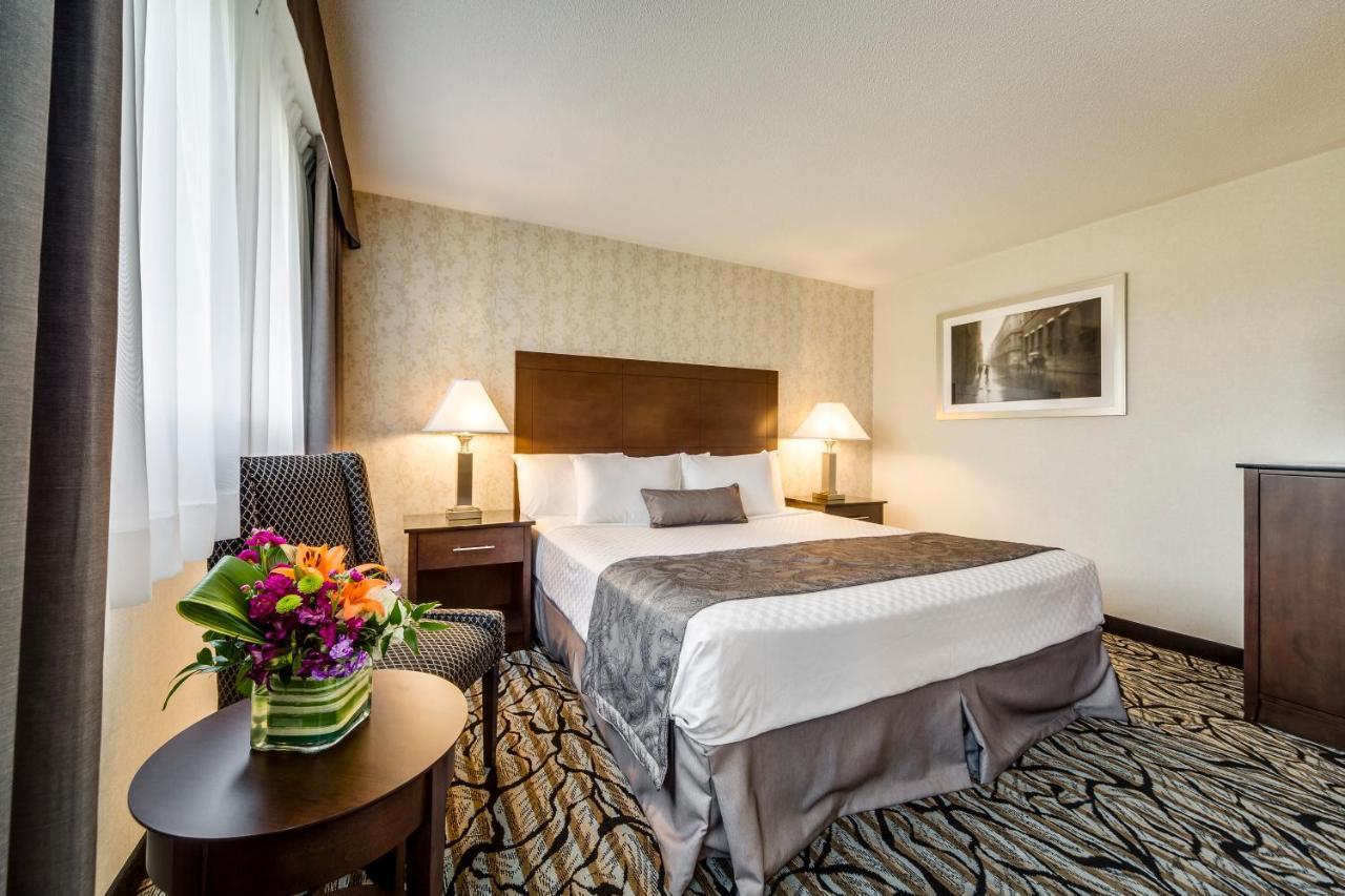 Monte Carlo Inn Oakville Suites Exteriör bild